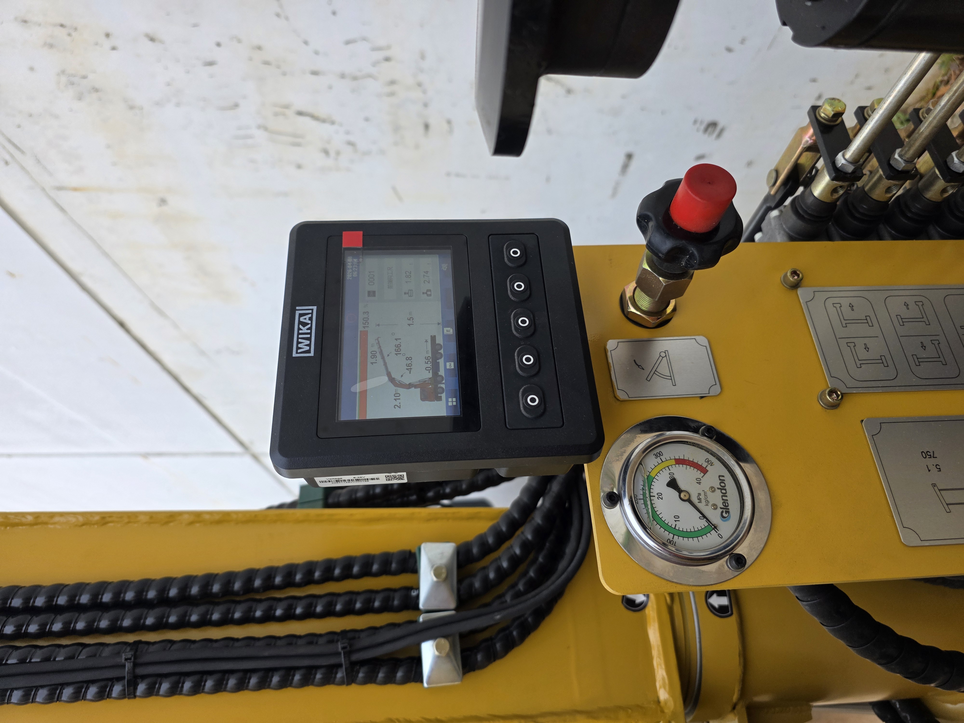 WIKA load limiter display